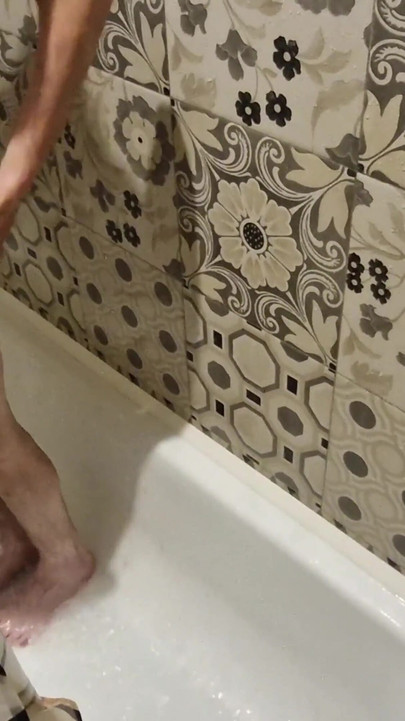 Shaved Fucked Himself in the Ass and Poured Fountains of Sperm All Over the Bath!