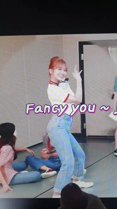 IZONE ahn yujin cum tribute jeans collection