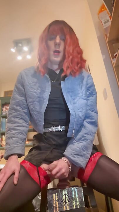 Jess Silk Rides Dildo