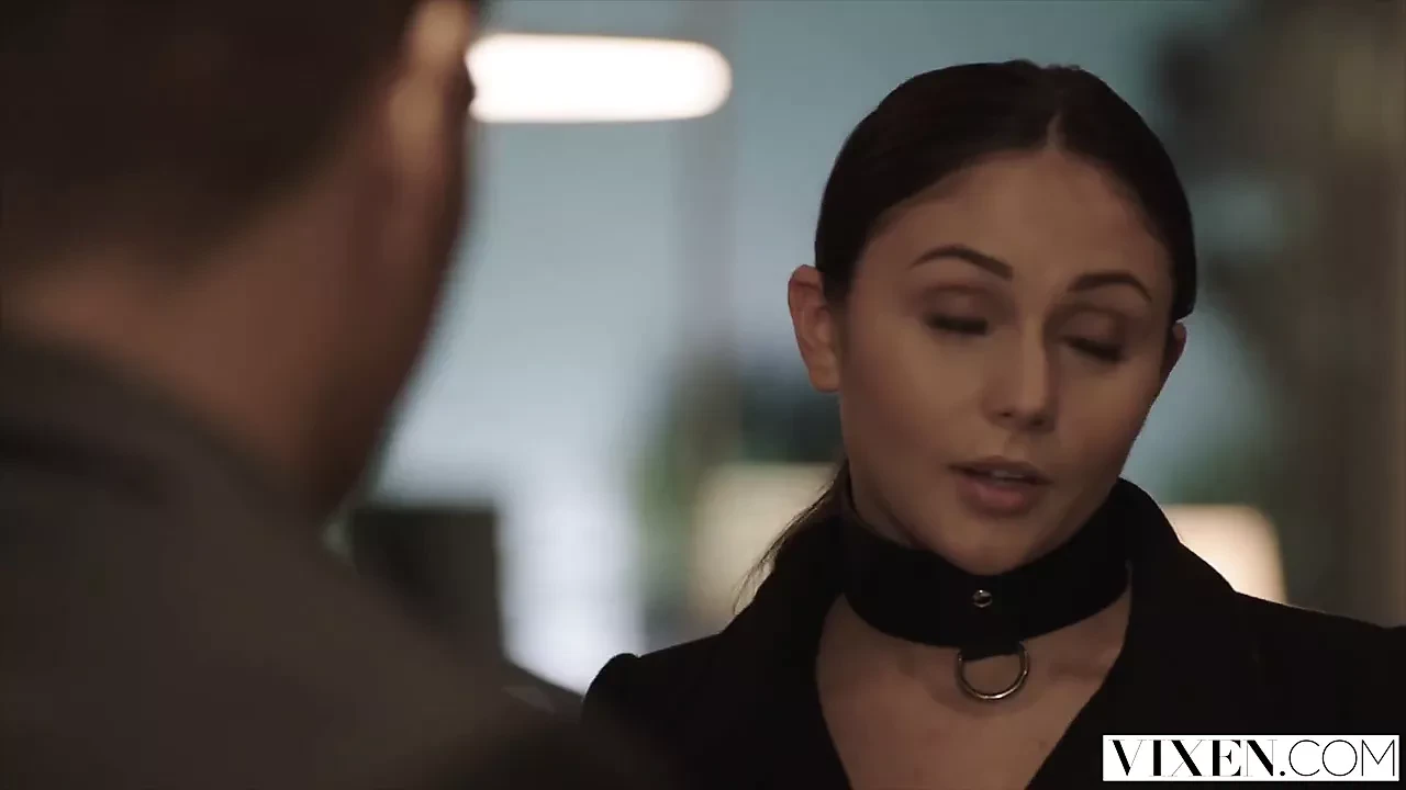 Vixen Ariana Marie和她的朋友被大鸡巴支配