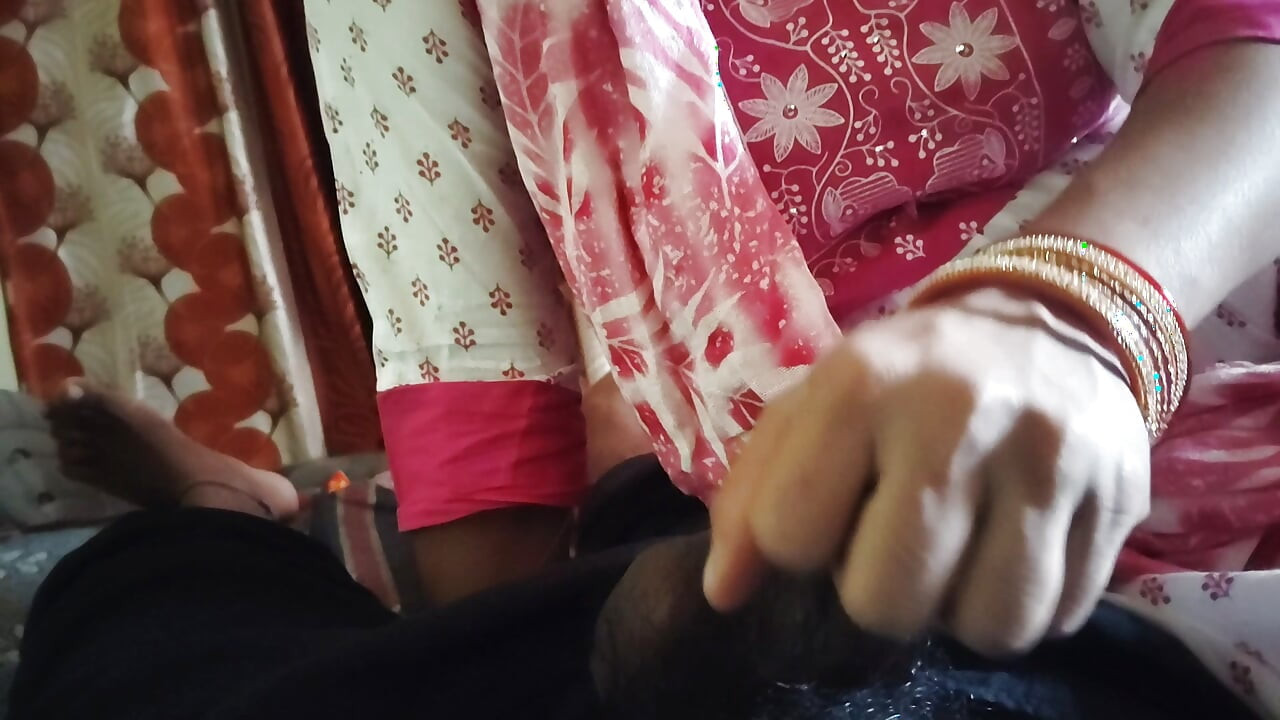 デシの妻にフェラチオと口の中、顔に精液をする