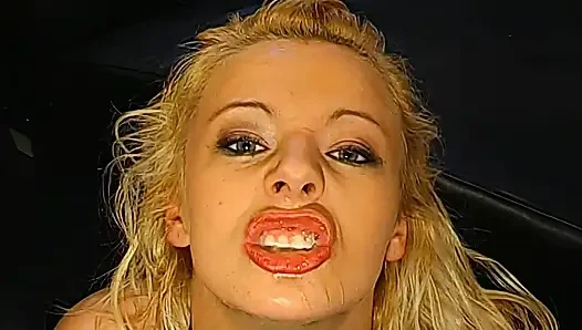 Машина С Глубокой Глоткой Tinchen Давится Мясистыми Членами