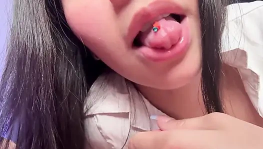 Desperate Giant and Her Little Men