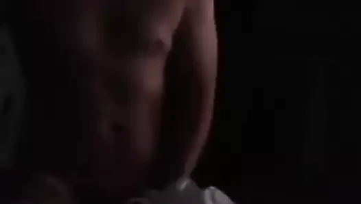Henry solo. Büyük yarak, yalnız oyuncak sikişi ve kendi kendini emiyor solo seans