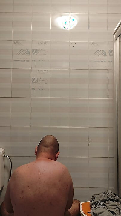 בידה אצבע בתחת