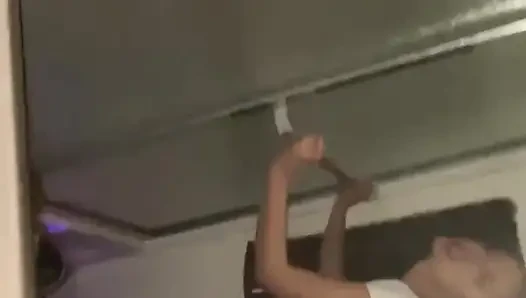 Aile Partisi Sırasında Minik Genç Üvey Kız Kardeşini Sikiyor