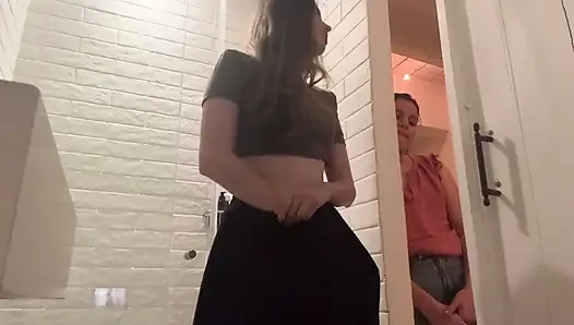 Wanita disentuh habis-habisan sampai orgasme