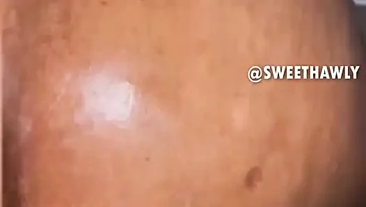 Meine Stiefmutter Ist Sehr Sauber, Sie Hat Einen Großen Runden Hintern Mit Weichem Anal