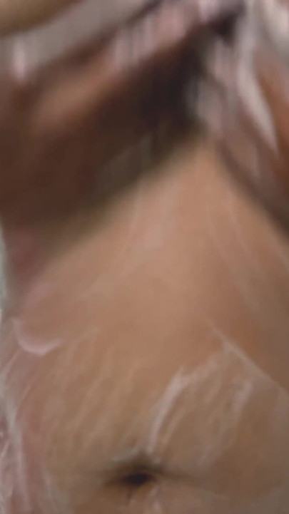 ناعم. سأستحم، لا تنظر سسرا، لا تذهب من النافذة يا رجل. | مقطع 1