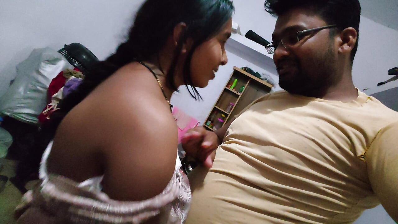 Desi hot old couple night sex - hot Aunty Desi look dehati bhabhi pussy sex doggy style.