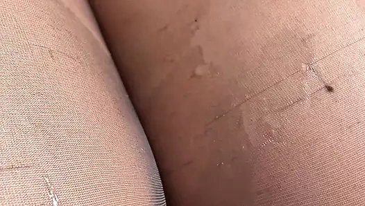 Amateur blowjob and cum on nylon stockings - Pantera Nika