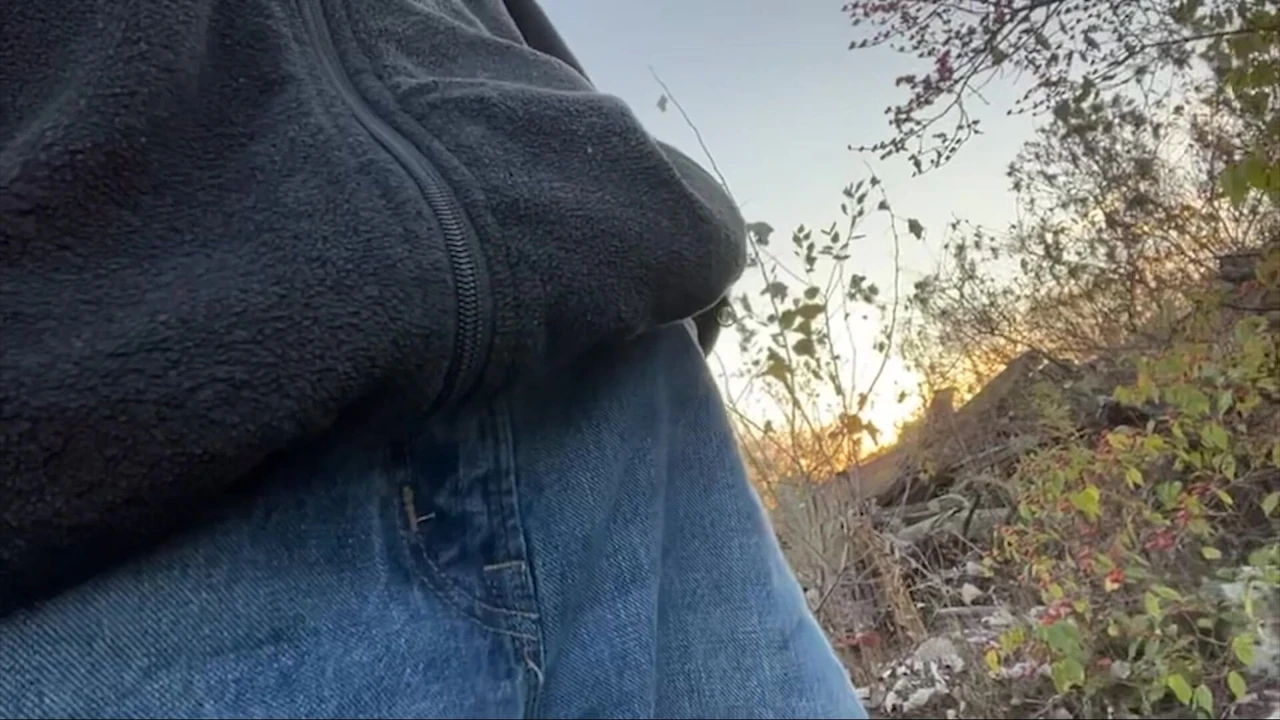 18yo flashing soft cock in empty parking lot