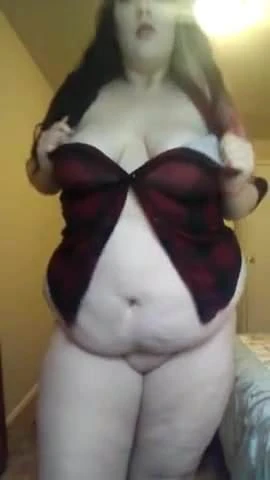 BBW striptease