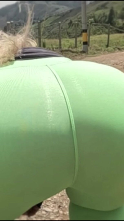 I went for a walk with my friend's mother and couldn't stop looking at her huge and beautiful ass in yoga pants | Clip 2