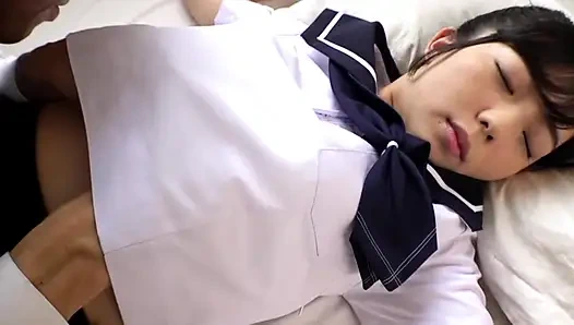 Kalp atışı koridor riski - özel bir dünyada çıplak bacaklar fırçalıyor