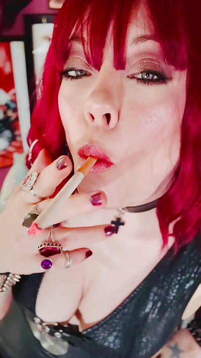 English Goth Dangles & Smokes Her Cigarette - Tina Snua Smoking A Cig With Dangling, Drifts, OMI OME Snap