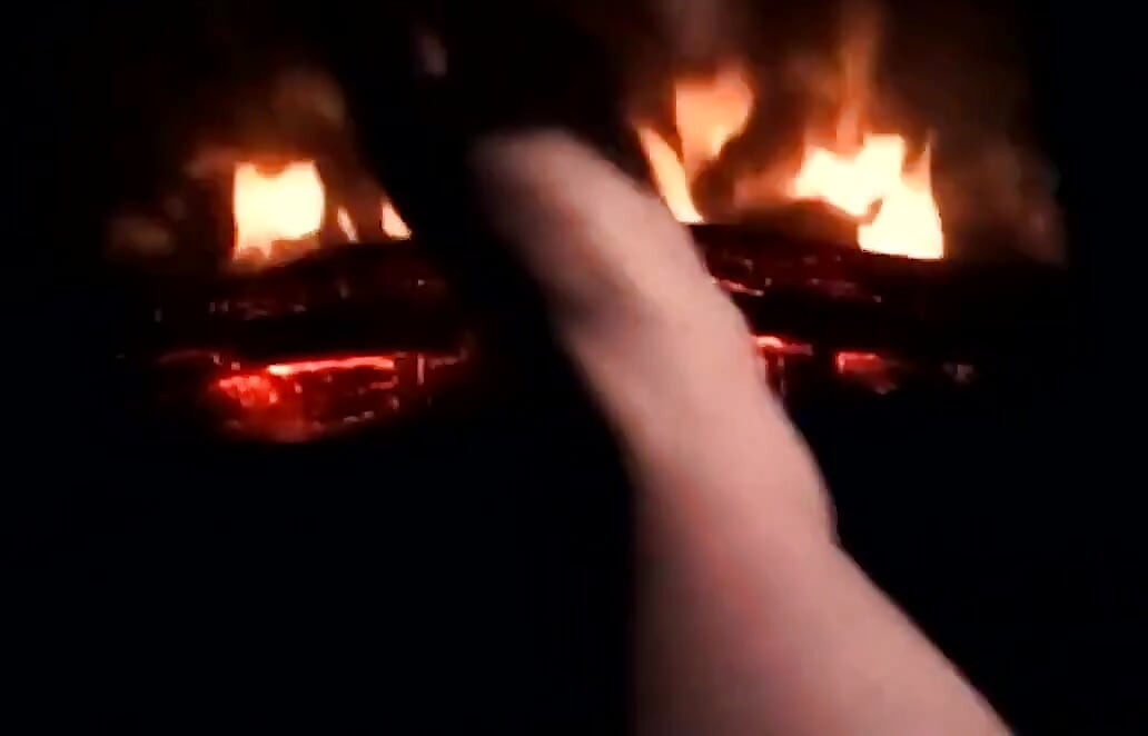 Warming My Feet up to Give You a Nice Hott Footjob No Headphones Required