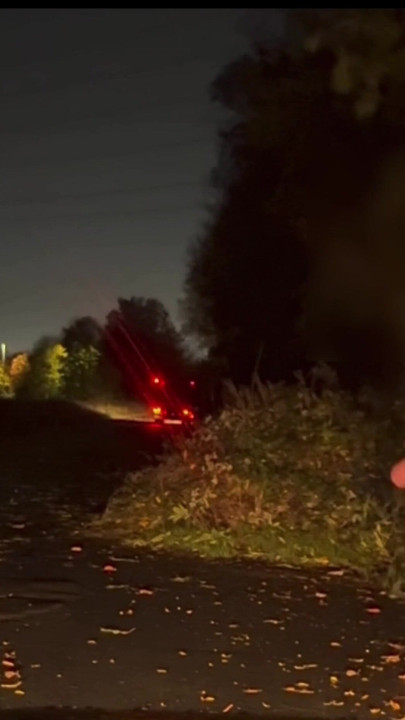 在外面为卡车司机裸体和赤脚手淫，差点抓住了我的承包商 |剪辑 1