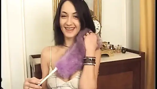 Baştan çıkarıcı orta yaşlı seksi kadın azdırıyor ve sonra derinden sikiliyor