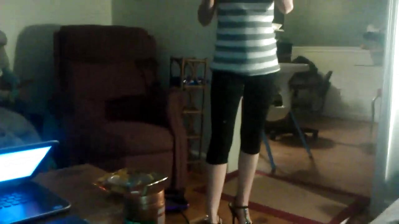 Lil Mary 6 Mos Preg. Piss & Rope Play Clip