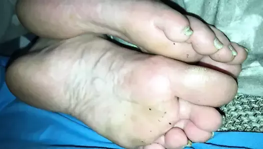 Amateur Milf, Dirty Feet, huge Cumshot