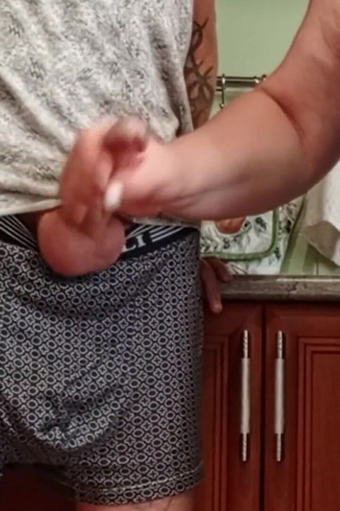 Stepmom Jerks off to a Cumshot Before Lunch