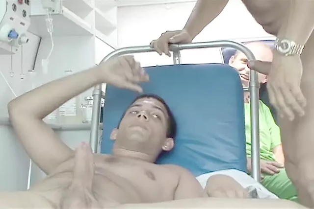 Pregnant woman gets fucked on the way to the hospital