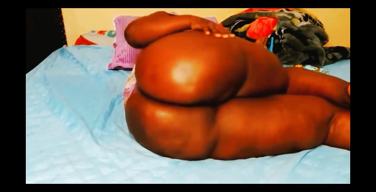 Big Booty Ass Spread