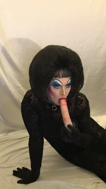 Drag Queen sürtük bir ustayla web kamerasına başlıyor! | Klip 1