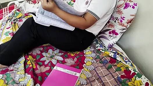 Hintli genç kız liseli kızla sert seks yapıyor
