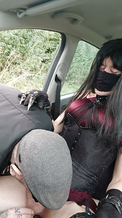 Zondagse uitstapje met Veronica in de auto.