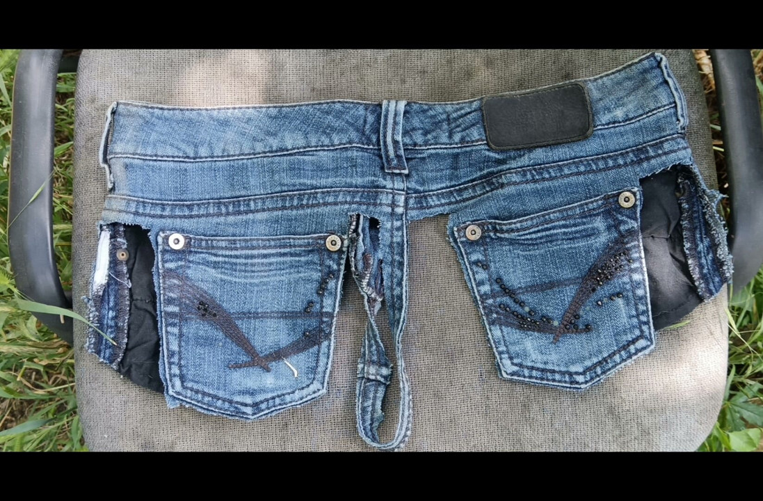 Would it fit me well? The thin stripe does not cover anything