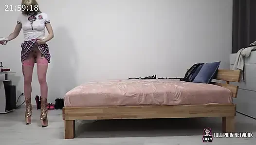 Siswi nakal ini bayar uang sewa pakai seks threesome liar