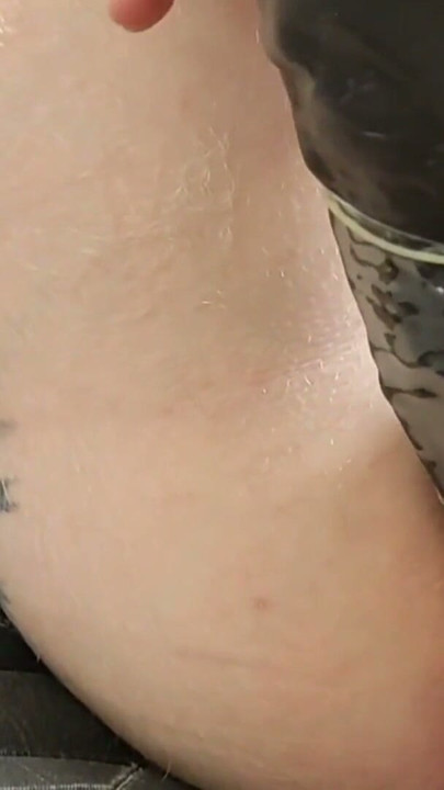 I fuck my little pussy to see the hole deep and deep so she can stay | Clip 1