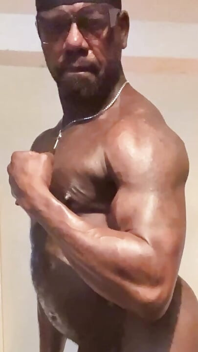 Oiled Ebony StepDaddy Muscle Butt  Lat Flex