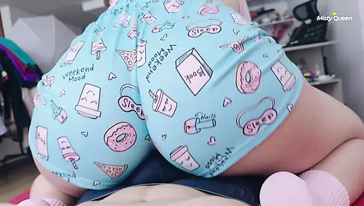 Kok kakak tiri gue nge-ride gila-gilaan pagi-pagi banget sih?