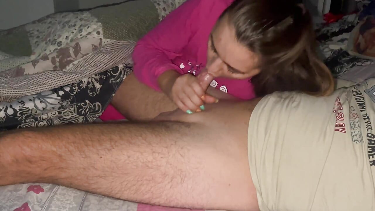Morning Blowjob and Cum in Mouth. Deepthroat