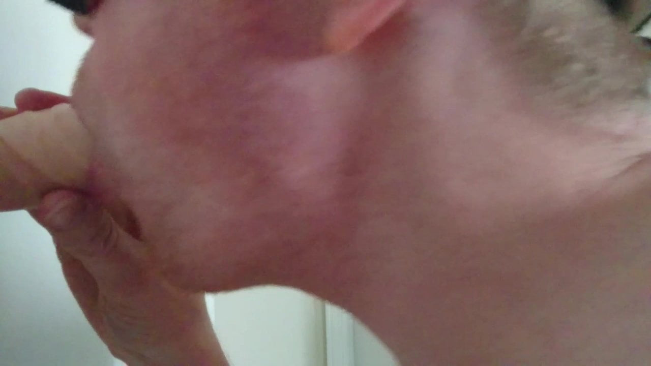 short dildo sucking