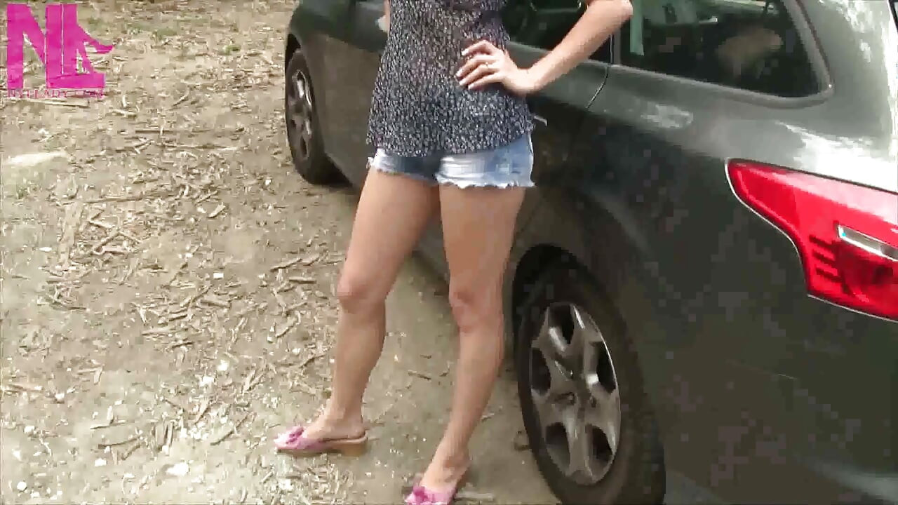Revving Frenatically My Ford Focus in Floral Flops Then in Nude Patent Pumps