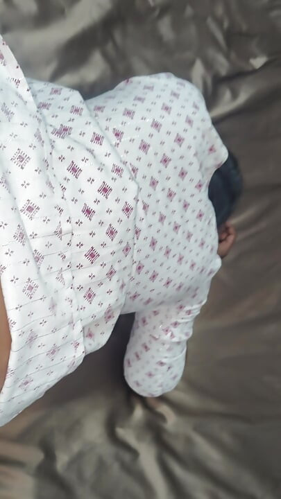 Gadis kolase desi telugu India disetubuhi di video seks lodge
