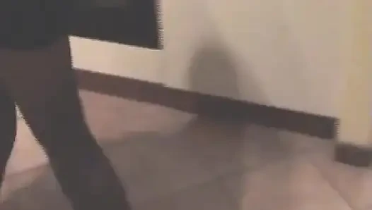 Siyah çoraplı ayakkabı oyunu