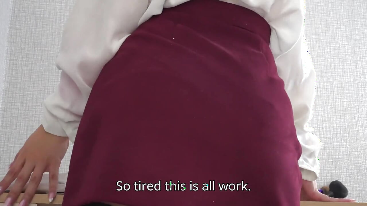 Mon employée de bureau se fait surprendre en train de se masturber pendant les heures de travail