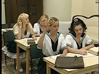 학교에 가는 Susanne! 어린 시절!
