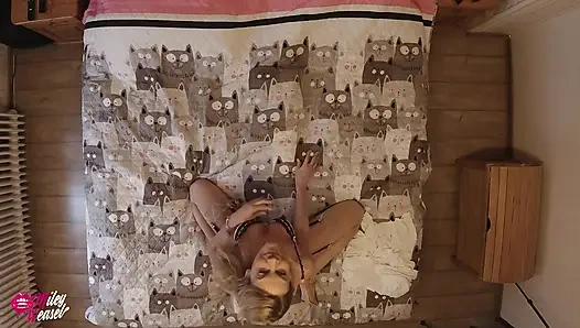 Hot Blonde Model Goes Crazy Masturbating on the Bed!!