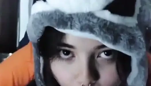 Gadis berkostum sepong kontolku