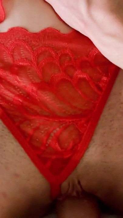 Sera และ Beril สาวซุกซนถูกจับได้ว่าก่อให้เกิดปัญหาที่บ้าน คลิป 1