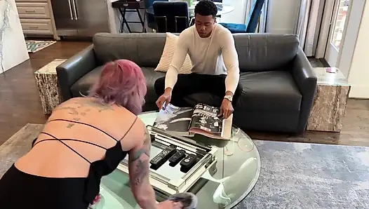 Pembantu nakal ini dientot habis-habisan