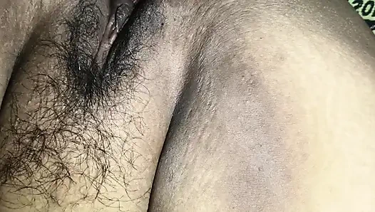 Mami lutschte meinen schwanz und fickte ihren arsch