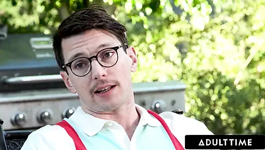 ADULT TIME - Pushover мужчина куколд наблюдает, как Кенна Джеймс занимается удивительным сексом со своим другом