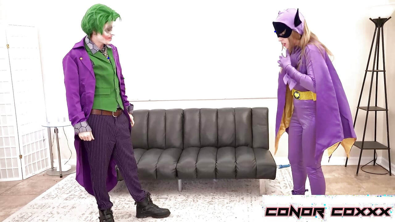 ConorCoxxx-Batgirl τεντώνεται